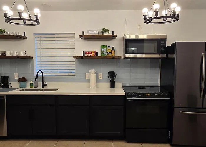 Zzz Msg For 5 Percent Off Zzz 3bed 1bath Kingkingqueenbeds House Midtownphx Apartment *